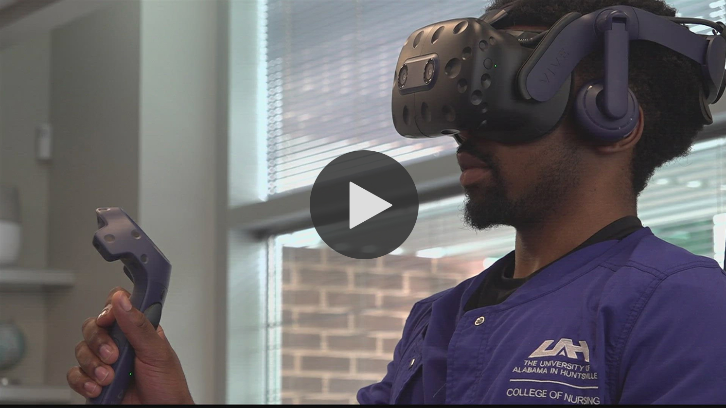 UAH nursing students use new virtual reality tech